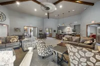 Expansive 7 bedroom, 3 car garage, 2 hot tubs, paved roads, wifi & pool access