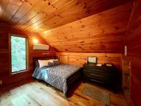 Family Lodge with Hot Tub, AC, Minutes to Lake Placid and Hiking, Pet Friendly