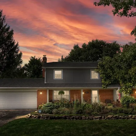 Private/spacious home w/backyard near Grand Park