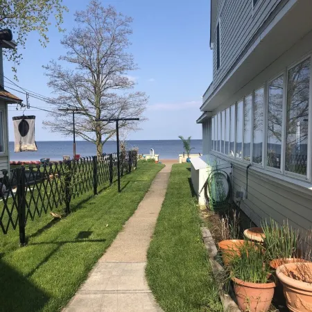 3Br Beachfront Getaway – Behind Owner’s Home