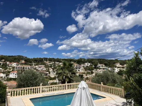 Villa with private pool near the beach with free WiFi