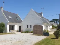Twin detached villas 100m from the beach Hotels in Tregunc