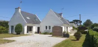 Twin detached villas 100m from the beach