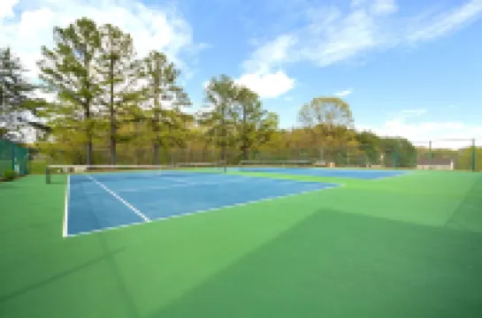 Cedar Loft at The Woods-Vintage Chic Cabin Retreat with Amenities Access