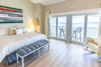 Beautiful, Large Gulf Front Condo - Private Beach - Beach Set up Included Hotel a Seacrest