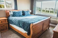 Beautiful 2 bedroom home with amazing views