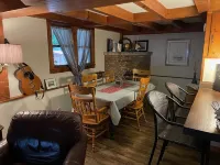 Lamoka Lake House with Sundeck and Dock in the Finger Lakes Hoteles en Tyrone