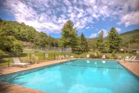 Visit #mytreetophideaway located in Banner Elk, NC, nestled high in the trees.