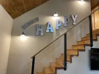 End of Summer Special Aug & Sept! Sleeps 10 Book two nights & 3rd night is free!