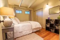 Sparkling Clean Mid Century Modern Home in Ferry Street Bridge Area