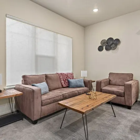 Work Here!! King Bed, 400+ Mbps WiFi, BYU
