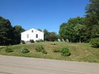 Beach Cottage 1 Mile From Weekapaug & Misquamicut Hotels in Westerly