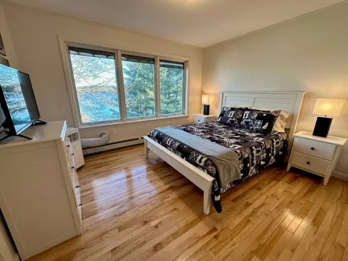 The Renaissance - Majestic Sebago Lake panorama - 3-Star