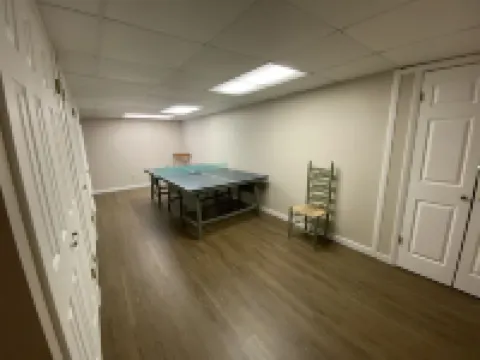 Renovated House on Fence Lake for Families, Sunset View, Boat Dock, Snomo Access