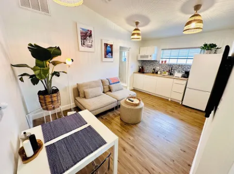 Santorini Cabana in Zephyrhills 澤弗希爾斯酒店