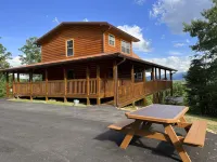 Luxury Mountaintop Getaway with, Fire Pit, New Hot Tub, WiFi & Gorgeous Views! - 부티크