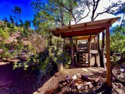The Chi-Treehouse (Very Civilized Glamping at Sunny Mellow Eco Villa