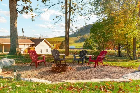 Cozy Getaway w/ Theater and Hot Tub