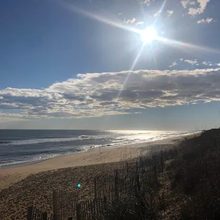 Waterfront Gorgeous Beach Home-Sunsets & Spa Bath