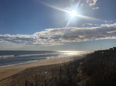 Waterfront Gorgeous Beach Home-Sunsets & Spa Bath