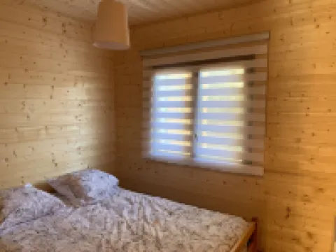 Bottom of chalet splendid view on lake, 4-6 persons