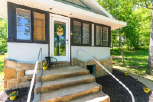 Honey Hive in Rockaway Beach