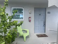 Cozy and sweet condo . Hotels in Cypress Lake