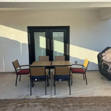 Beautiful 4 bedroom, 2 bathroom house. Outdoor pool.