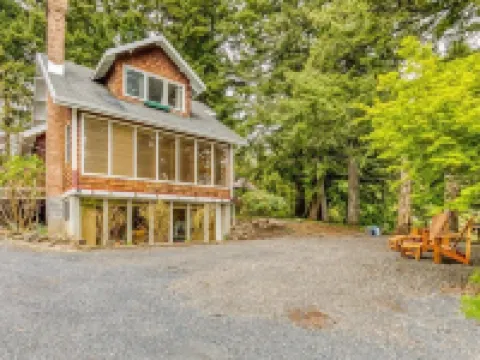 Cozy Blueberry Cottage Studio King Bed, Kitchenette, Hotels in Stevenson