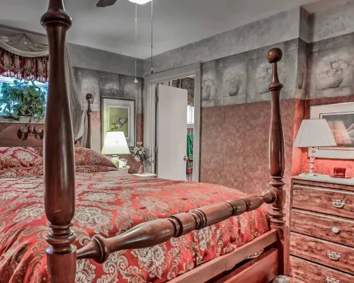 Large & Private Guest House Apt w/ Patio + Views! Hotels in Boyle County