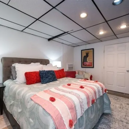 Downtown Hideaway on trendy Denton square