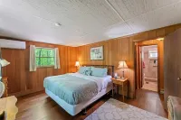 Mountain Lair in Lake Wallenpaupack w/ Firepit- Near Fall Activities