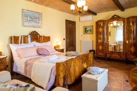 Vacation home with private Spa&Pool Отели в г. Костильоле-д'Асти