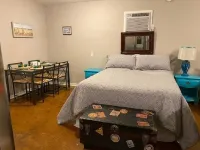 Lakefront cottage located in forested East Texas