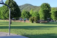 Peaceful & Relaxing Family Retreat: National Park Theme, Hot Tub & Game Room