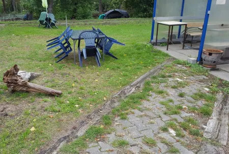 FEWO-NEUBEEREN 2 (2 rooms, 7 single beds) Отели в г. Тельтов-Флеминг