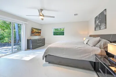 PROMO 5% WEKKLY/10% MONTHLY DISC.Renovated Tropical Paradise Home with Hot Tub 로버 룬 주변 호텔