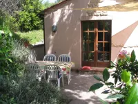 Holiday house for 2 pesons on small Estate with pool, near hot springs Hotels in Civitella Paganico