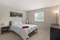 EASTON TOWNE CENTER 4 bed, 2 full bath home w/  big yard