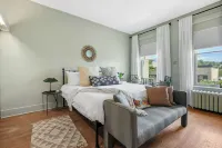 Downtown Apartment! Large, Cozy, Family friendly private oasis in city center!