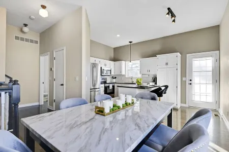 Clean and Chic Home In Overland Park