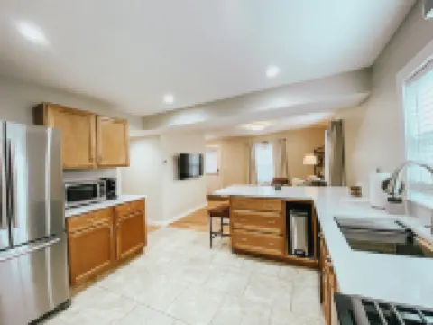 Pristine Cozy Walkable Downtown 2Br Getaway