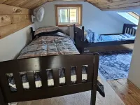 Cozy Lake Front home for Boating, fishing, winter sports, and gorgeous views, Hotels in Errol