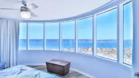 Private Beach Access/Heated Pool & Spa/26th floor Panoramic Ocean views!/2br/2 Connie's Bookshelf附近的飯店