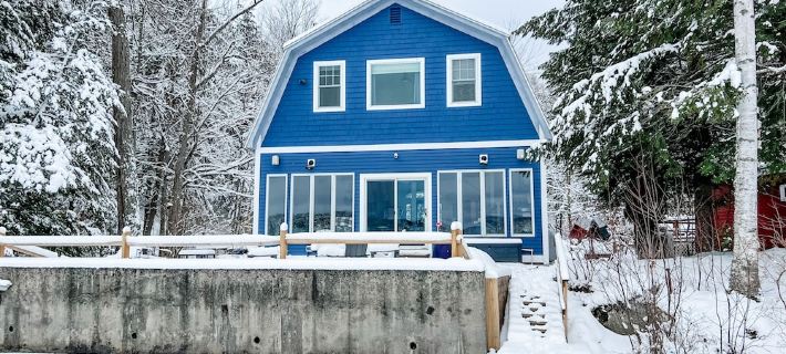 Family & Dog-Friendly Lakeside Retreat 15-Min to Mount Sunapee Hotels in Sullivan County