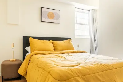 2BR for Crews & Families Near Jersey Gardens Mall