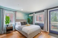 Stylish & New, Pet Friendly Fenced Yard, Walkable Downtown Hotels near Jonas and Anne Catharine Green Park