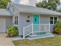 Pool home 1.5 blocks from the river & 10 mins to the beach. Hotels in Edgewater