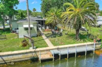 3 bedroom Farmhouse on the River - Boutique