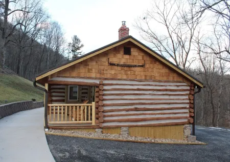Cozy Log Cabin in the Heart of Smoke Hole Canyon Overlooking South Branch River.